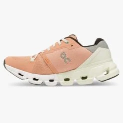 'On Running' Women's Cloudflyer 4 - Peach / Aloe -Outfit Shop 71.98669 cloudflyer 4 fw22 peach aloe w g4 1024x1024@2x