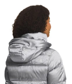 'The North Face' Women's Gotham Jacket - Meld Grey 10 'The North Face' Women's Gotham Jacket - Meld Grey -Outfit Shop NF0A4R33 8B1 modelhood3 1024x1024@2x