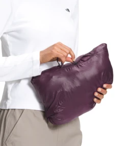 'The North Face' Women's Thermoball™ Eco Jacket - Blackberry Wine 11 'The North Face' Women's Thermoball™ Eco Jacket - Blackberry Wine -Outfit Shop NF0A5GLD NXE modelalt6 1024x1024@2x